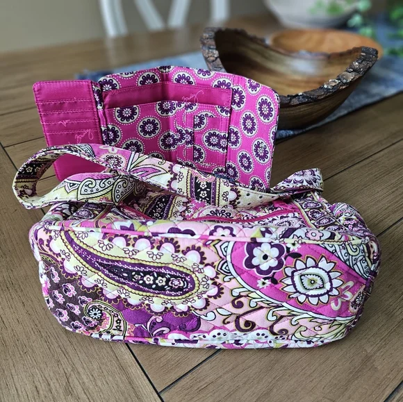 Vera Bradley "Frannie" bag and matching wallet in "Very Berry Paisley" print - Picture 8 of 13